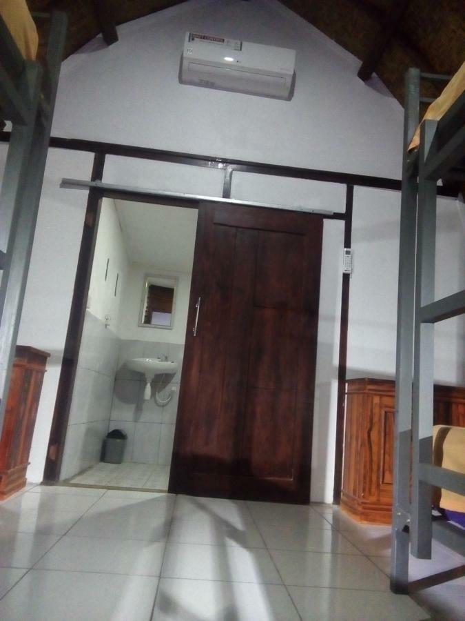 Bale Hostel Kuta  Luaran gambar