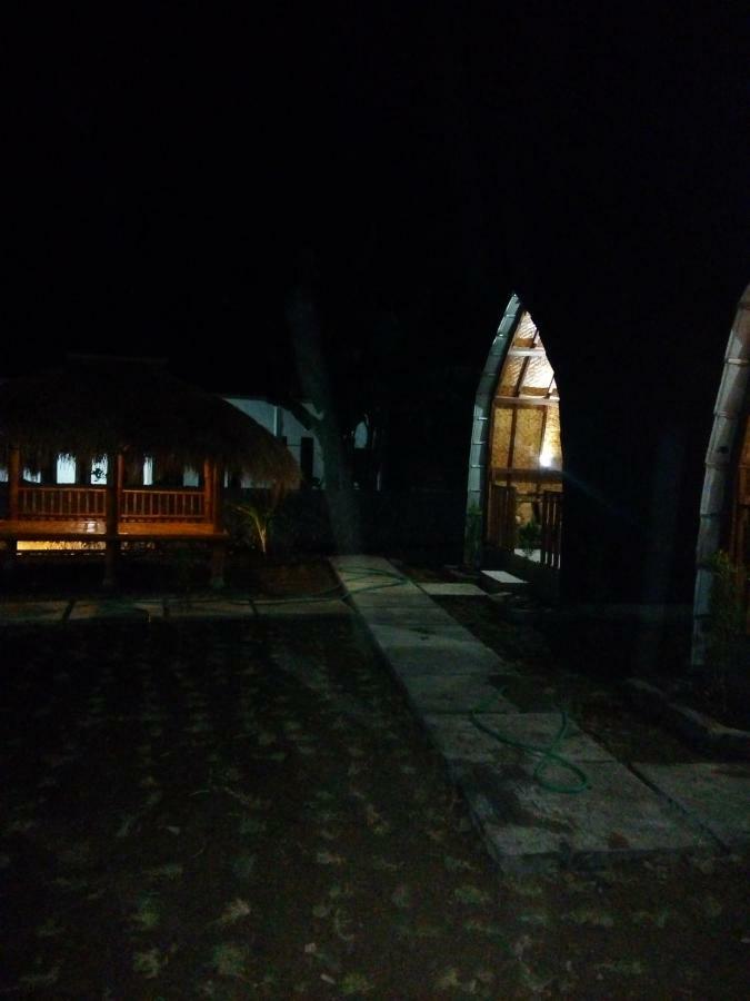Bale Hostel Kuta  Luaran gambar